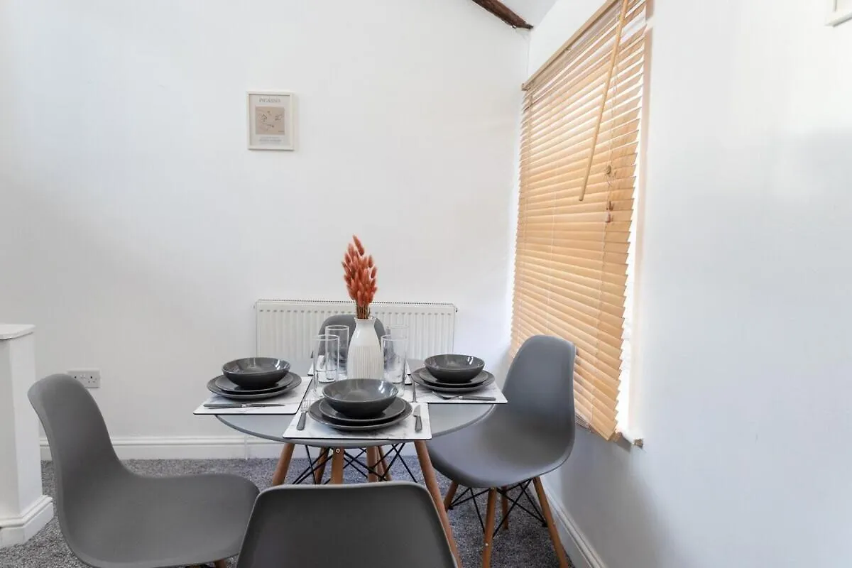Perfectly Placed Cozy Flat In The Citys Heart Apartment Cardiff