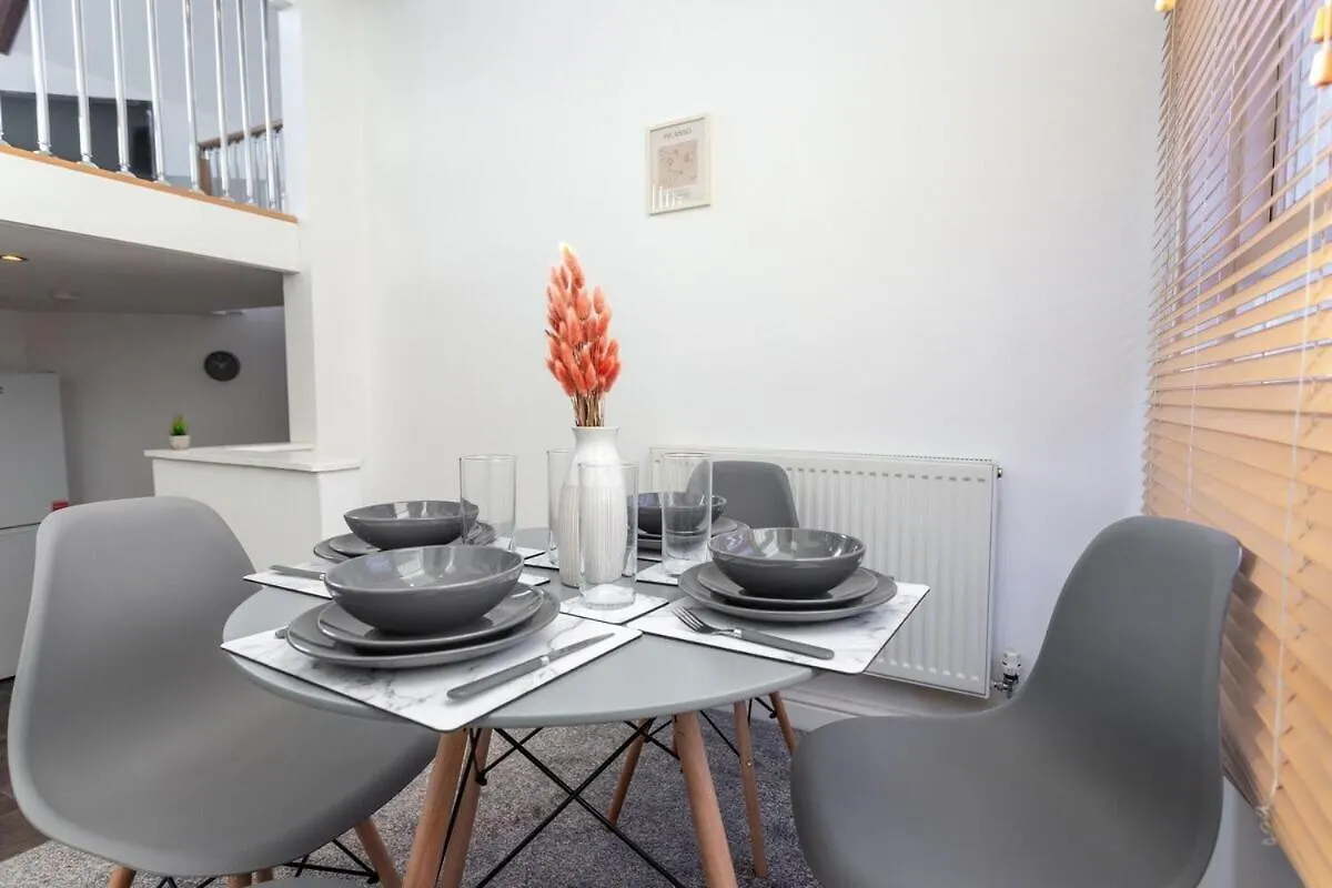Perfectly Placed Cozy Flat In The Citys Heart Apartment Cardiff
