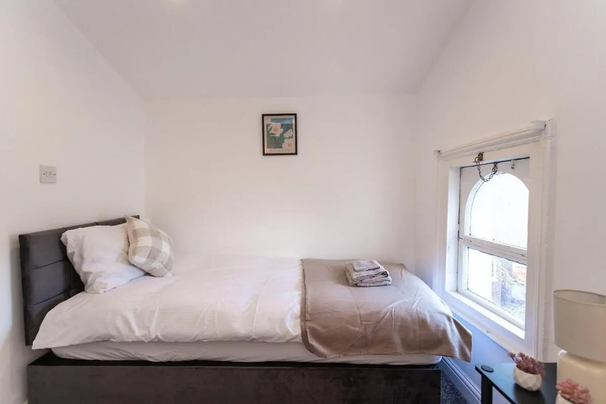 Perfectly Placed Cozy Flat In The Citys Heart Apartment Cardiff